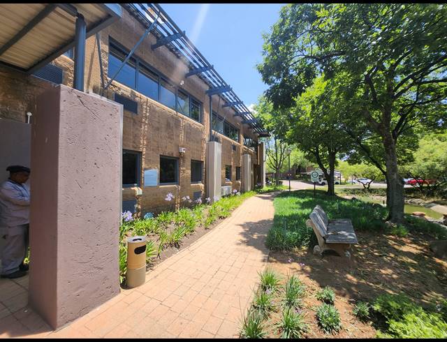 385.40M² OFFICE TO LET IN RANDJESPARK